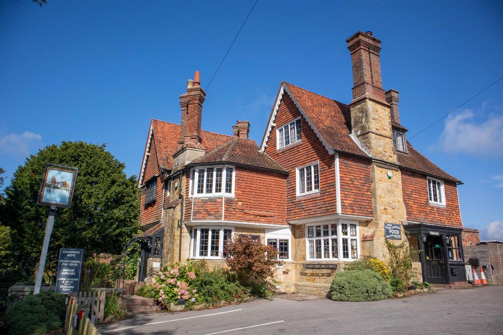 KENT - INVESTMENT SALE OF ICONIC KENT PUB (NET YIELD 7.5%)